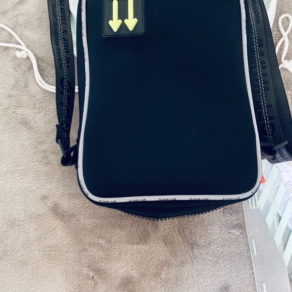 Off white handbag - Picture 8 of 8